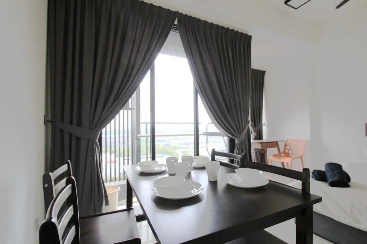 Stylish Utropolis Studio Close To Kdu Free Parking Shah Alam
